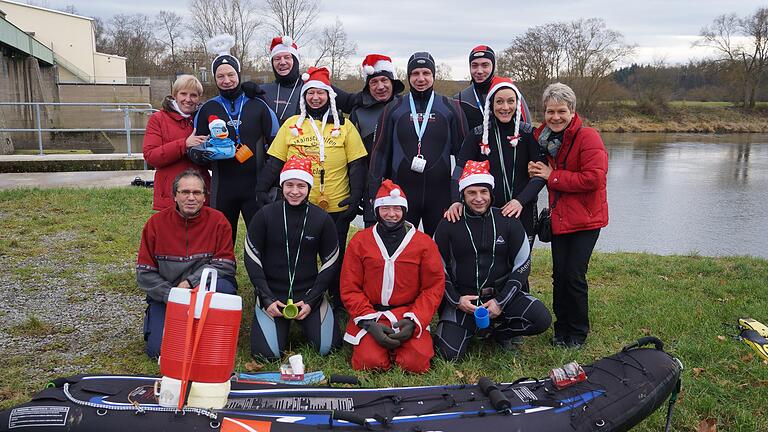 Weihnachtsschwimmen       -  Weihnachtsschwimmen Mainschleifen-Taucher 2014