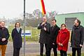 Nun ist es offiziell: Den Karl-Ritter-von-Frisch-Weg auf dem Hubland-Campus gibt es nicht mehr, neue Namensgeberin ist Barbara Thein. Das Bild zeigt von links: Axel Metz, Anja Schlömerkemper, Paul Pauli, Christian Schuchardt, Brigitte Burrichte und Markus Holtz.