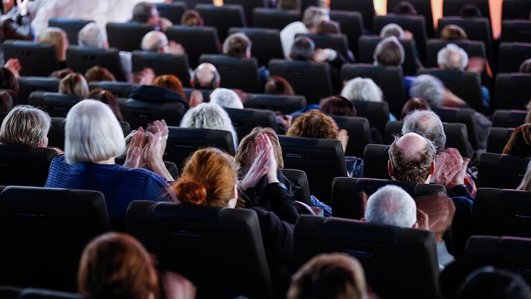 Volles Haus im Central Kino im Bürgerbräu beim 46. Internationalen Filmwochenende Würzburg.