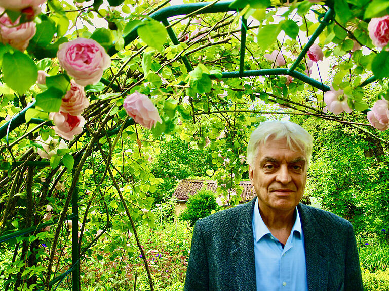 Ansgar Haag - Ein Gärtner im Rosengarten wird er wohl nicht werden. Dazu inspiriert ihn die Bühnenluft noch zu heftig. Ansgar Haag - Ein Gärtner im Rosengarten wird er wohl nicht werden. Dazu inspiriert ihn die Bühnenluft noch zu heftig.