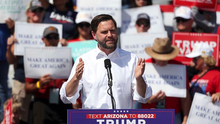 Wie Trumps Republikaner um wichtige Latino-Stimmen kämpfen       -  J.D. Vance wirbt in Tuscon im Swing State Arizona um Stimmen von Latinos. (Archivbild)