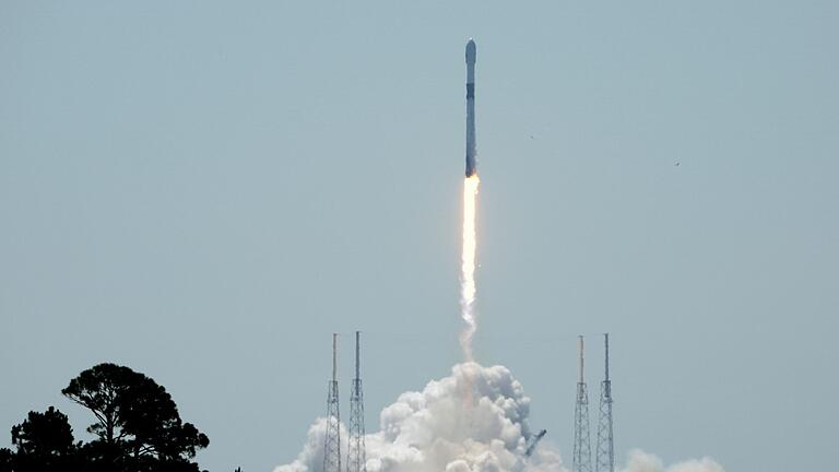 «Wow!».jpeg       -  Eine SpaceX-Falcon-9-Rakete mit dem Weltraumteleskop Euklid der Europäischen Weltraumorganisation (Esa) hebt von Cape Canaveral ab.