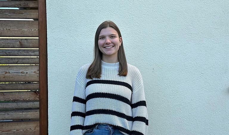 Annika Sauer aus Binsfeld studiert Grundschullehramt im dritten Semester. Sie möchte für ihr Studium nicht nach Würzburg ziehen.