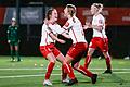 Freude bei Marie Glos (links) und Isabell Heinisch von den Würzburger Kickers: Die Kickers-Frauen haben gegen den FSV Hessen Wetzlar ihren vierten Saisonsieg erzielt. Das Foto der Spielerinnen entstand im Heimspiel gegen den SC Dortelweil.