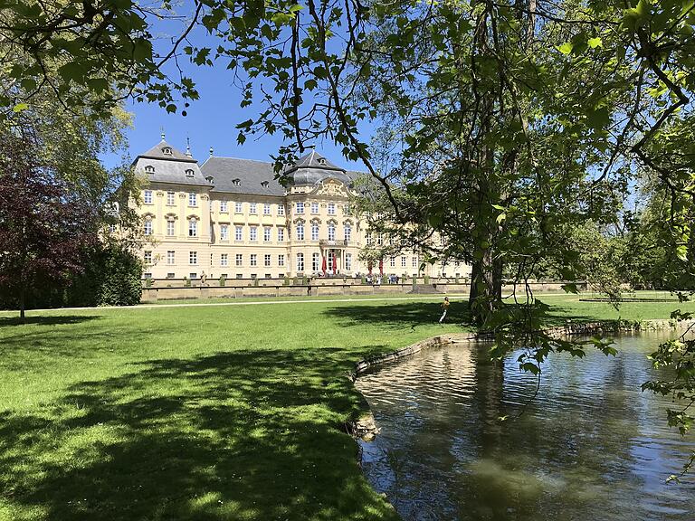 Der englische Landschaftspark am Schloss Werneck ist ein Beispiel für historische Gartenkultur. Der englische Landschaftspark am Schloss Werneck ist ein Beispiel für historische Gartenkultur.