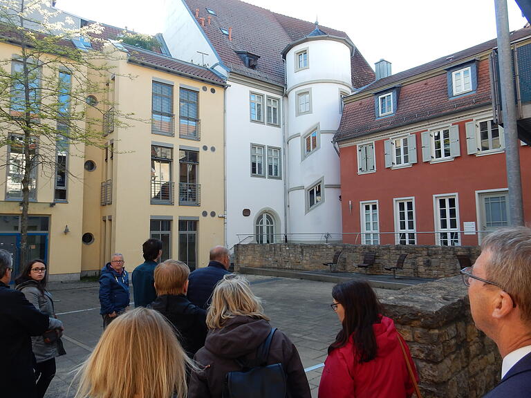 Mit der Entkernung entstand ein Hof an der Krummen Gasse.