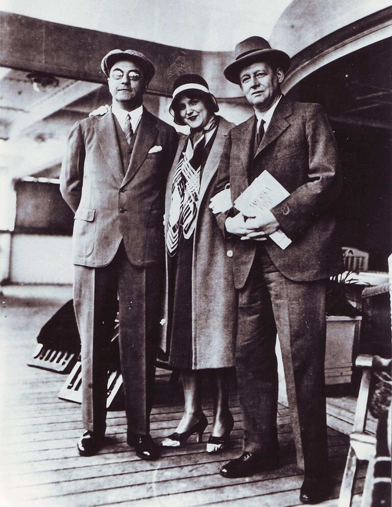 Albrecht Mendelssohn Bartholdy (rechts) auf der Überfahrt nach New York, links Mitarbeiter Alfred Vagts. Albrecht Mendelssohn Bartholdy (rechts) auf der Überfahrt nach New York, links Mitarbeiter Alfred Vagts.