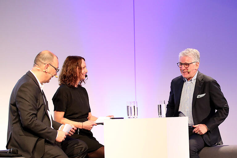 Sportjournalisten-Legende Marcel Reif (rechts) im Gespräch mit den Moderatoren Kai Dunkel und Natalie Greß.&nbsp;