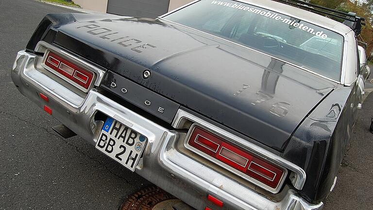 Sogar die Autonummer ist voll auf die Blues-Brothers eingestellt.
