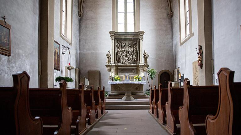 Die Wanderung führt zur Sankt Afra Kirche in Maidbronn, in der der bekannte Riemenschneideraltar zu sehen ist. Die Wanderung führt zur Sankt Afra Kirche in Maidbronn, in der der bekannte Riemenschneideraltar zu sehen ist.