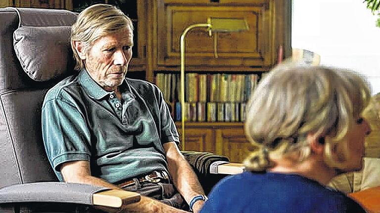 Drei Episoden: „Eines Tages – Leben mit Demenz“ zeigen die Burg-Lichtspiele Mühlbach in der Vhs-Filmauslese am Sonntag, 7. Oktober, um 11.15 Uhr in der Matinee und am Mittwoch, 10. Oktober, um 20 Uhr. Der Film erzählt in drei Episoden von Menschen mit Demenz. Drei Episoden: „Eines Tages – Leben mit Demenz“ zeigen die Burg-Lichtspiele Mühlbach in der Vhs-Filmauslese am Sonntag, 7. Oktober, um 11.15 Uhr in der Matinee und am Mittwoch, 10. Oktober, um 20 Uhr. Der Film erzählt in drei Episoden von Menschen mit Demenz.