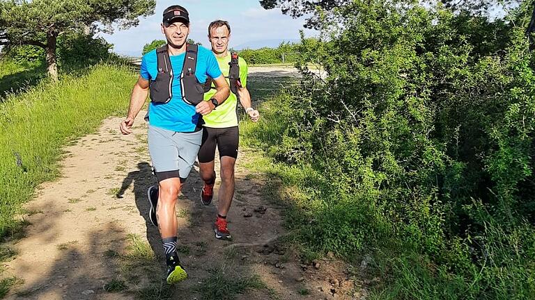 Training für das große Ziel: die beiden Rhöner Ultraläufer Nico Mühling (links) und Dietmar Schultheis.