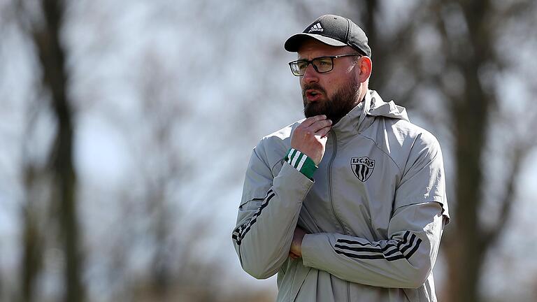 Muss gegen den FV Illertissen mit einem kleinen Kader auskommen: Jan Gernlein, noch bis zum Saisonende Trainer des FC 05 Schweinfurt.