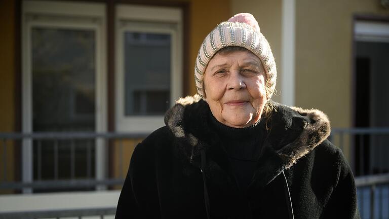 Die Ankündigung der Stadt Würzburg, sie müsse ihre Verfügungswohnung zum 30. November räumen und in eine WG umziehen, hat die Würzburger Rentnerin Krystyna Thiele körperlich und seelisch mitgenommen. Jetzt bekommt sie aber zumindest eine Fristverlängerung. Die Ankündigung der Stadt Würzburg, sie müsse ihre Verfügungswohnung zum 30. November räumen und in eine WG umziehen, hat die Würzburger Rentnerin Krystyna Thiele körperlich und seelisch mitgenommen. Jetzt bekommt sie aber zumindest eine Fristverlängerung. 