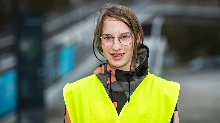 Anna Maria Voll (14) aus Langenleiten (14 Jahre) ist es wichtig, sich politisch zu engagieren. Anna Maria Voll (14) aus Langenleiten (14 Jahre) ist es wichtig, sich politisch zu engagieren.