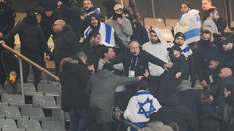 Frankreich - Israel       -  Auf der Tribüne kam es kurzzeitig zu Ausschreitungen.