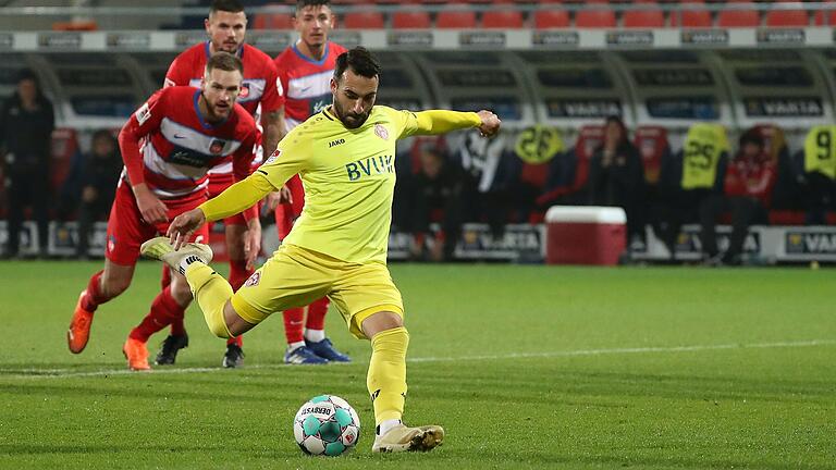 Zielsicher: Mitja Lotric erzielt per Handelfmeter das Tor zum 1:2 in Heidenheim. Es war das erste seiner zwei Saisontore.