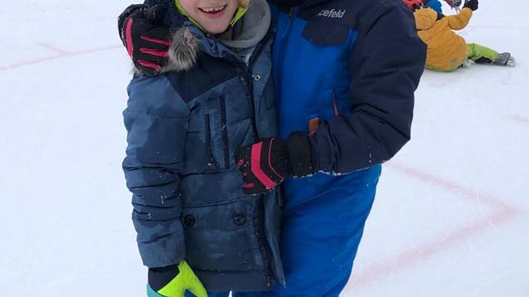 Großen Spaß hatten die Schülerinnen und Schüler auf der Eisbahn.&nbsp;