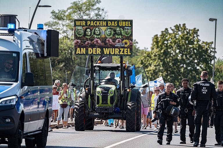 Der Protest der Bürgerinitiative richtete sich in Aschaffenburg vor allem gegen die Politik der Grünen.