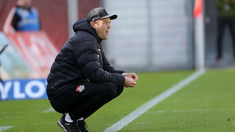 Trainer Julian Grell (TSV Aubstadt) hofft auf einen Heimsieg seiner Mannschaft gegen die DJK Vilzing. Trainer Julian Grell (TSV Aubstadt) hofft auf einen Heimsieg seiner Mannschaft gegen die DJK Vilzing.