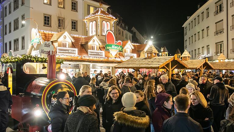 Impressionen vom Würzburger Weihnachtsmarkt am 18. Dezember 2019. Solche Bilder von Menschenansammlungen soll es in diesem Jahr nicht geben.