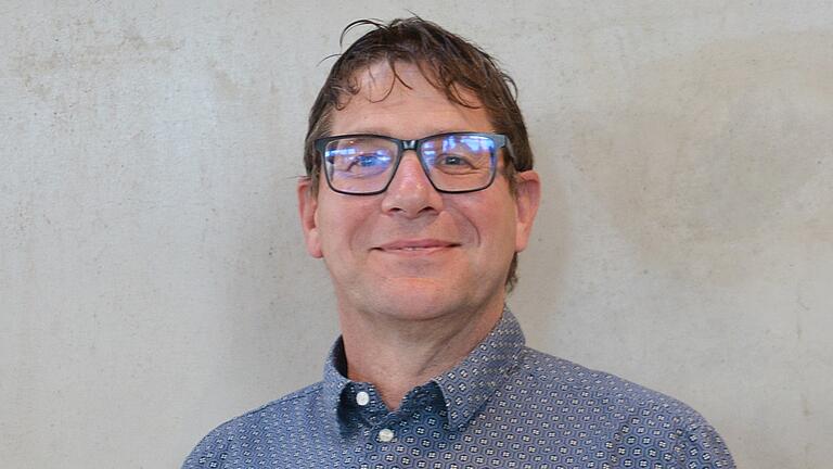 Thomas Bruckmüller, Bürgermeister von Wollbach, wurde vom Kreistag Rhön-Grabfeld zum neuen Behindertenbeauftragten bestellt. Er tritt damit die Nachfolge von Peter Suckfüll an. Thomas Bruckmüller, Bürgermeister von Wollbach, wurde vom Kreistag Rhön-Grabfeld zum neuen Behindertenbeauftragten bestellt. Er tritt damit die Nachfolge von Peter Suckfüll an.