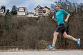 Martin Grüning, ehemaliger Top-Marathonläufer mit Bestzeit 2:13 h und heute Chefredakteur von 'Runner's World', beim Training an der Isar.