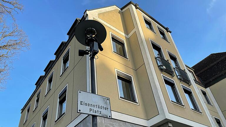 Die Sanierungsarbeiten am Anbau des Landratsamts Bad Kissingen haben begonnen. Die Sanierungsarbeiten am Anbau des Landratsamts Bad Kissingen haben begonnen.