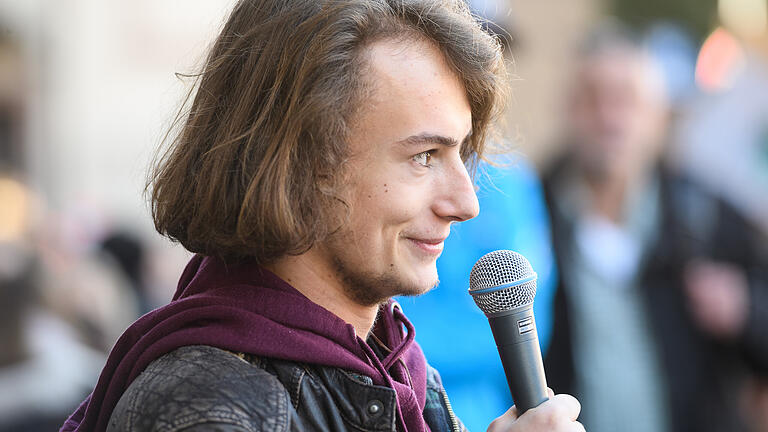 Benedikt Schürzinger von der Würzburger Fridays For Future-Bewegung. Benedikt Schürzinger von der Würzburger Fridays For Future-Bewegung.