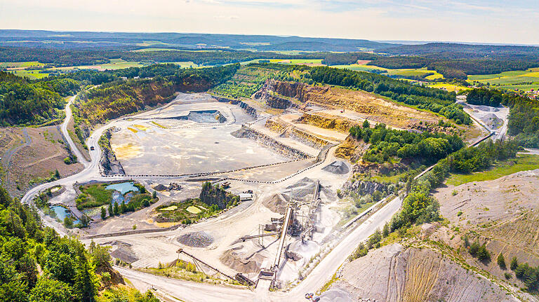 Immer für ein Abenteuer gut: der Stein-Erlebnispfad auf dem Zeilberg bei Maroldsweisach. Immer für ein Abenteuer gut: der Stein-Erlebnispfad auf dem Zeilberg bei Maroldsweisach.