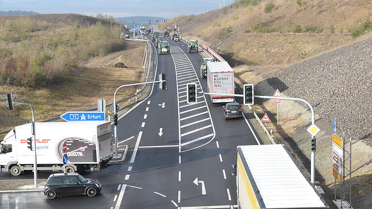 Bauerrnproteste: Im Schneckentempo waren Autofahrer am Mittwochmorgen auf den Autobahnzubringern unterwegs.