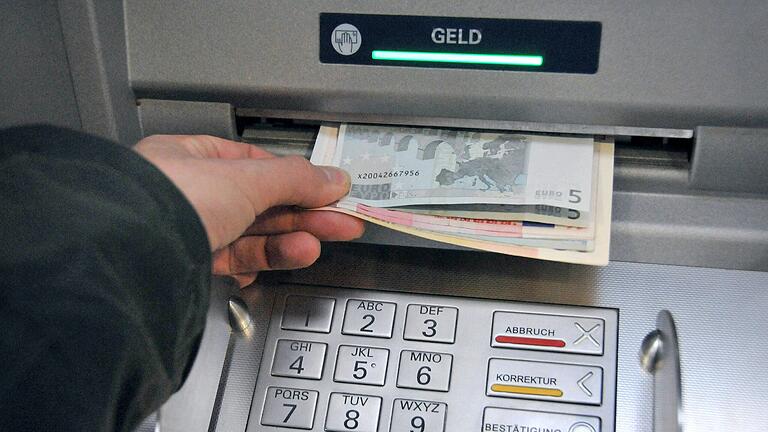 Was tun, wenn der Automat kein Geld mehr ausspuckt? In Kitzingen standen Sparkassenkunden zuletzt häufiger vor diesem Problem.