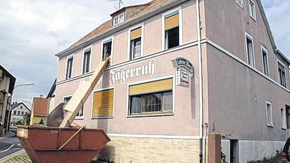 Baupläne: Die Wirtschaft im Erdgeschoss bleibt erhalten, die Gästezimmer im ersten Stock wandelt Boyrazli in eine Wohnung für seine Familie um.