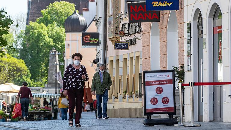 Nur noch mit Maske zum Einkaufen: Das ist ab Montag in Bayern Pflicht. Die Geschäftswelt in Mainfranken hat sich weitgehend darauf eingestellt.&nbsp;