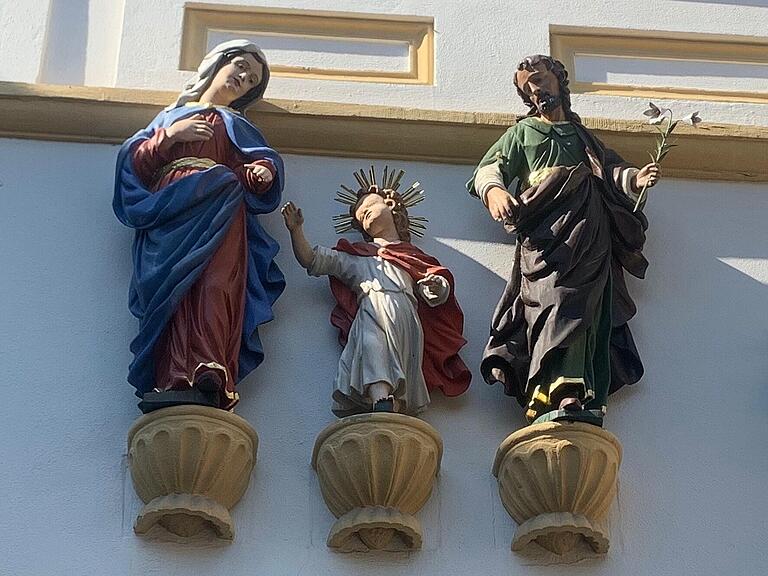 Im Barockhaus am Patrizierplatz in Frickenhausen hat Domes diese Heilige Familie vor zwei Jahren restauriert. Im Barockhaus am Patrizierplatz in Frickenhausen hat Domes diese Heilige Familie vor zwei Jahren restauriert.