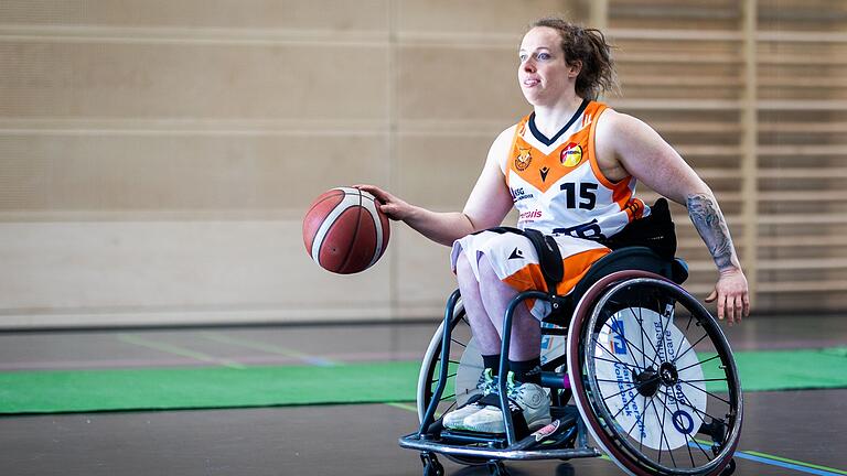 Profi-Rollstuhlbasketballerin Vanessa Erskine       -  Profi-Rollstuhlbasketballerin Vanessa Erskine spielt in der Liga in einem Männer-Team.