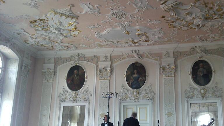 Der Festsaal, ein Meisterwerk barocker Baukunst, war würdiger Rahmen für das BKO und den Ausnahme-Solisten Albrecht Mayer.Brigitta Kempe-Wolf - Der Festsaal, ein Meisterwerk barocker Baukunst, war würdiger Rahmen für das BKO und den Ausnahme-Solisten Albrecht Mayer.Brigitta Kempe-Wolf Der Festsaal, ein Meisterwerk barocker Baukunst, war würdiger Rahmen für das BKO und den Ausnahme-Solisten Albrecht Mayer.Brigitta Kempe-Wolf - Der Festsaal, ein Meisterwerk barocker Baukunst, war würdiger Rahmen für das BKO und den Ausnahme-Solisten Albrecht Mayer.Brigitta Kempe-Wolf