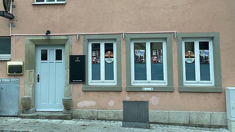 Hier fließt kein Guinness mehr: Das Irish Pub Aura in der Roßmarktstraße von Bad Neustadt eröffnete im April, ist aber seit dem 1. Oktober wieder geschlossen. Hier fließt kein Guinness mehr: Das Irish Pub Aura in der Roßmarktstraße von Bad Neustadt eröffnete im April, ist aber seit dem 1. Oktober wieder geschlossen.