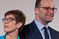 CDU-Regionalkonferenz für Thüringen und Hessen       -  Die Mitbewerber um den CDU-Vorsitz, Annegret Kramp-Karrenbauer und Jens Spahn, grenzten sich gegen Friedrich Merz ab.