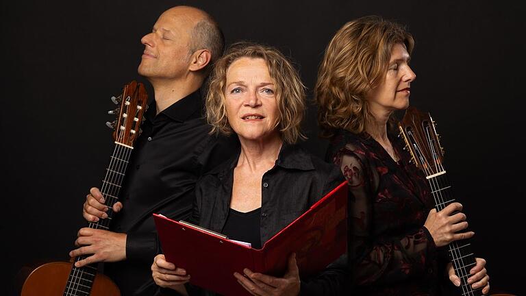 Schauspielerin Jutta Seifert und die Gitarristen Karin Scholz und Peter Ernst kommen nach Aub zur musikalischen Lesung. Schauspielerin Jutta Seifert und die Gitarristen Karin Scholz und Peter Ernst kommen nach Aub zur musikalischen Lesung. 