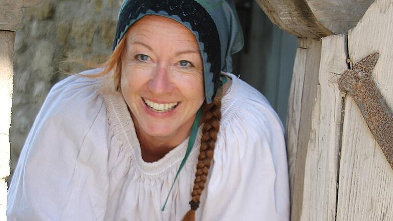 Für ihre Führungen schlüpft Evelyn Hatzung auch in historische Kostüme. Für ihre Führungen schlüpft Evelyn Hatzung auch in historische Kostüme.