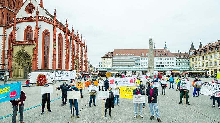 Protestierten am unteren Markt in Würzburg: Vertreter verschiedener Betriebe des öffentlichen Dienstes. Protestierten am unteren Markt in Würzburg: Vertreter verschiedener Betriebe des öffentlichen Dienstes.