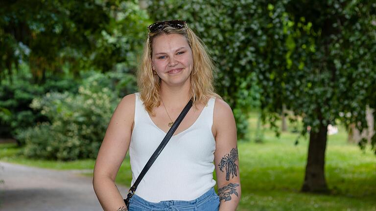 Sarah Weber ist 26, kommt aus Zellingen und arbeitet als Ergotherapeutin. Sarah Weber ist 26, kommt aus Zellingen und arbeitet als Ergotherapeutin.