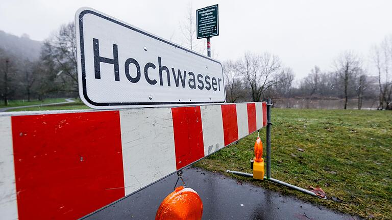 Hochwasser hat am Wochenende in Teilen der Region für Überschwemmungen gesorgt. Am Montagmorgen hat auch der Main die Meldestufe 2 erreicht.