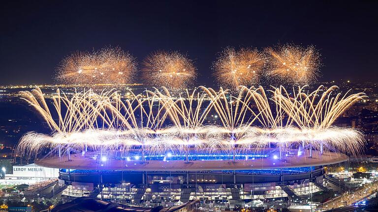 Paris 2024 - Schlussfeier       -  Mit einem Feuerwerk über dem Stade de France endete Olympia in Paris.