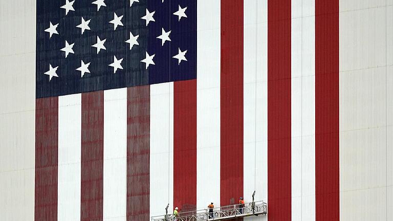 US-Wahlen       -  Die Präsidentschafswahlen in den USA stehen an, das Land unter dem Banner der Stars and Stripes  ist gespalten.