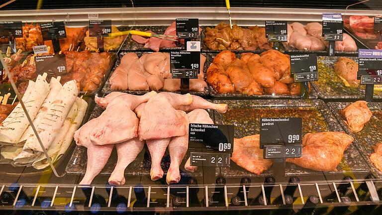 Deutlich gestiegen sind die Preise für&nbsp; Fleisch und Fleischwaren: Sie kosteten im Mai 16,5 Prozent mehr mehr als im Mai 2021. Am stärksten verteuerte sich Geflügel: plus 23,8 Prozent.