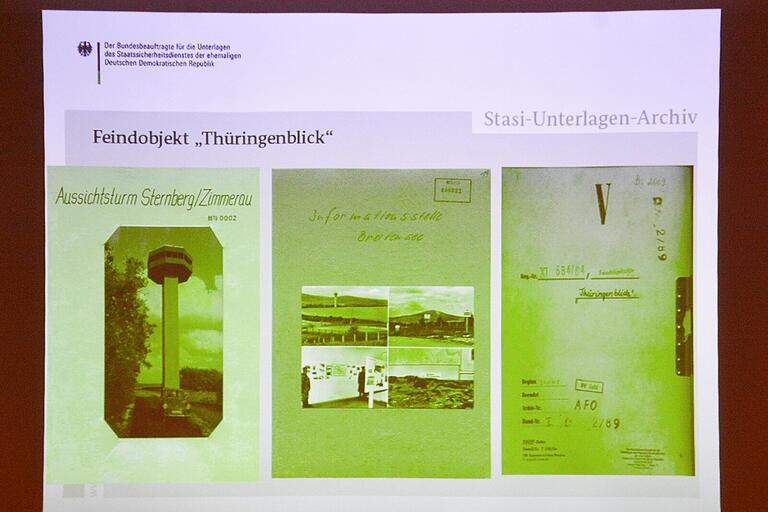 Interessantes Bildmaterial hatte Sascha Münzel beim Vortrag in Mellrichstadt dabei. So unter anderem das Feindobjekt &quot;Thüringer Blick&quot; mit Bayernturm und Grenzinformationsstelle Breitensee.