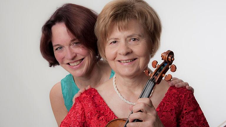 Eva Sohni (Violine) und Christine Fesefeldt (Klavier)