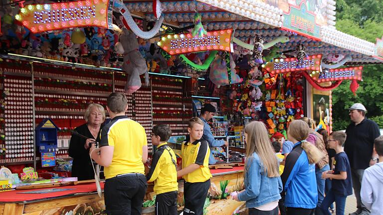 Auch während Corona konnte das Bürgerfest mit einem Schießstand bei der Jugend punkten. Auch während Corona konnte das Bürgerfest mit einem Schießstand bei der Jugend punkten.